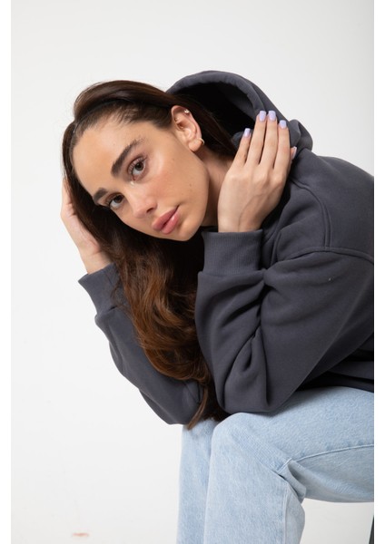 Füme Baskısız Kanguru Cepli Kapüşonlu 3 Iplikli Şardonlu Oversize Kadın Sweatshirt fırsatları