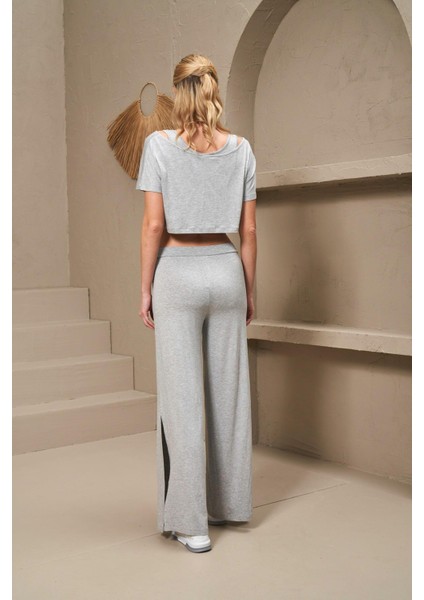 Pijama 25172 Kadın Kayık Yaka Yırtmaçlı Bol Paça Büstiyerli Üçlü Takım fırsatları