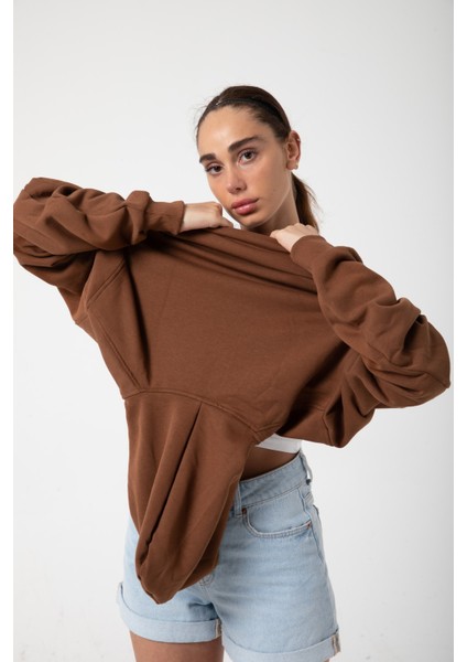 Kahverengi Baskısız Kanguru Cepli Kapüşonlu 3 Iplikli Şardonlu Oversize Kadın Sweatshirt modelleri