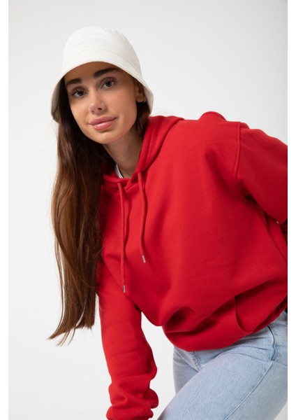 Kırmızı Baskısız Kanguru Cepli Kapüşonlu 3 Iplikli Şardonlu Oversize Kadın Sweatshirt