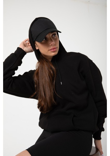 Siyah Baskısız Kanguru Cepli Kapüşonlu 3 Iplikli Şardonlu Oversize Kadın Sweatshirt fırsatları