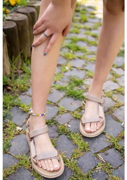 Bej Kadın Cırtlı Spor Sandalet Termo Taban Konforlu Tasarım Düz Topuk indirimleri