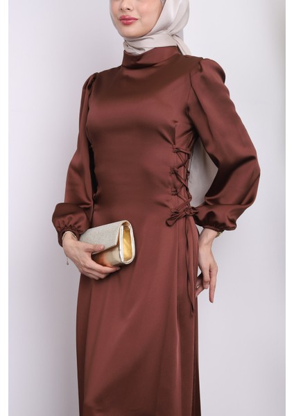Kahverengi Yan Detaylı Saten Abiye modelleri