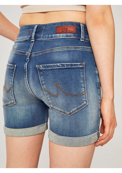 Becky x Jean Şort