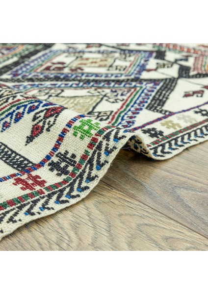 Humeyn Geometrik Tasarımlı Yün Kilim 131X157 cm