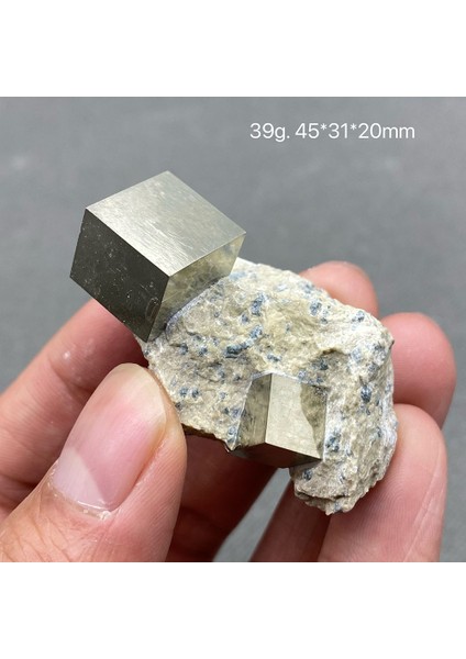 No.4 Boyutu % 100 Doğal Spauboid ve Küp Pirit Mineral Örnek Taşları ve Kristalleri Şifalı Kristaller Kuvars Değerli Taşlar (Yurt Dışından)
