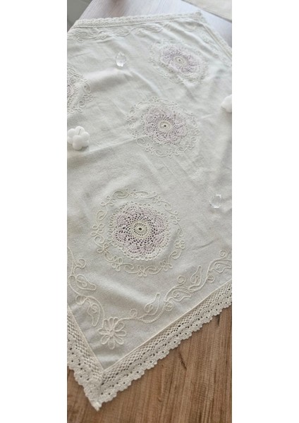 Concept Pudra Kare Masa Örtüsü
