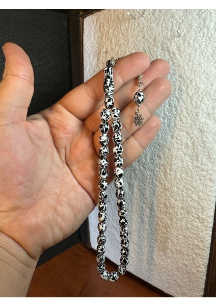 Mozaik Toz Kehribar Tesbih Siyah/beyaz Renk 7MMX11MM T-288