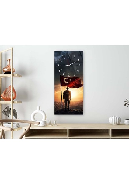 Gün Batımında Ufka Bakan Türk Askeri ve Dalgalanan Türk Bayrağı Saatli 50X110 cm Cam Tablo DSUV0047