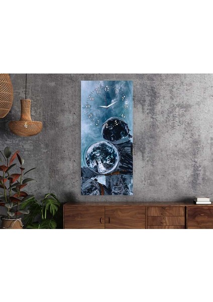 Astronot Dikey Üstten Saatli Sanat Temalı 50X110 cm Temperli Cam Tablo DSUS0065