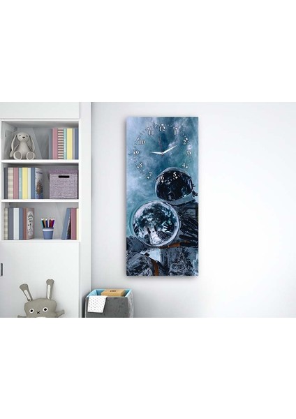 Astronot Dikey Üstten Saatli Sanat Temalı 50X110 cm Temperli Cam Tablo DSUS0065