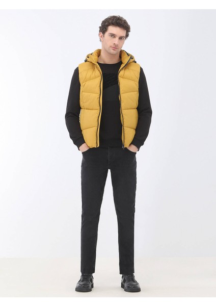 Sarı Regular Fit Kapüşonlu Casual Dokuma Spor Yelek fiyatları