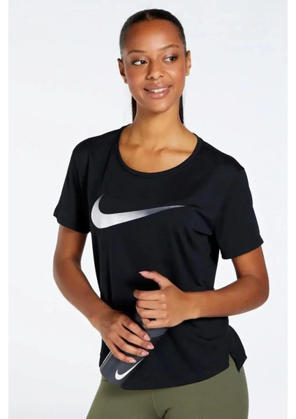 Dri-Fit One Swoosh Graphic Running Standart Fit Kesim Siyah Kadın Tişört