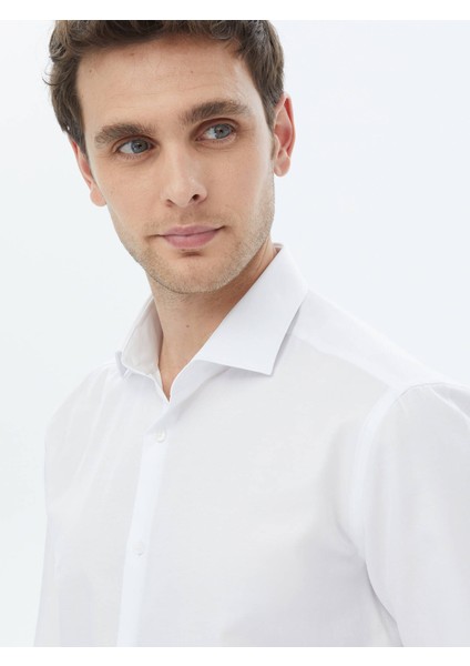 Beyaz Düz Regular Fit Dokuma Klasik Pamuk Karışımlı Gömlek fırsatları