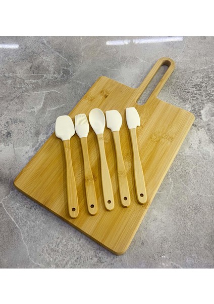 Bambu Kes Hazırla Set Kulplu Kesme Tahtası ve Krem Silikon Spatula Seti