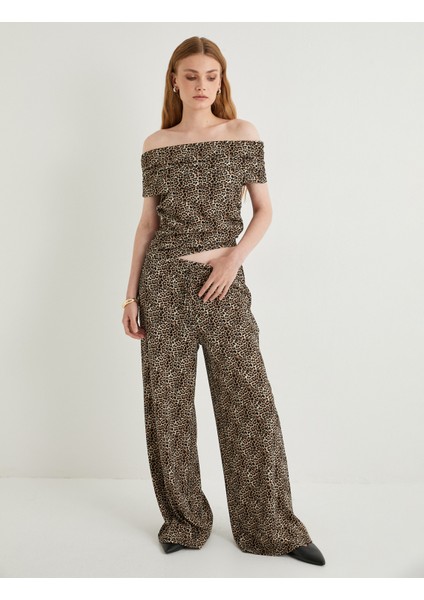 Leopar Desenli Bluz Kısa Kollu Kayık Yaka Drapeli Slim Fit fiyatları