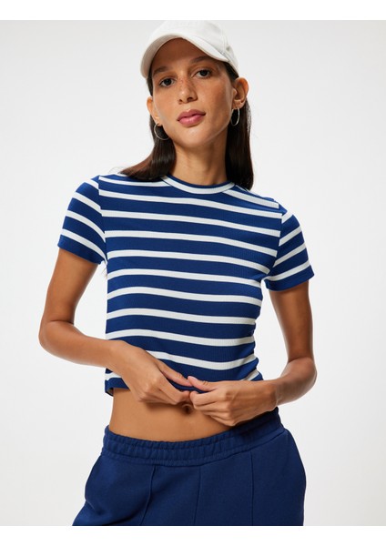 Basic Tişört Kısa Kollu Bisiklet Yaka Slim Fit fiyatları