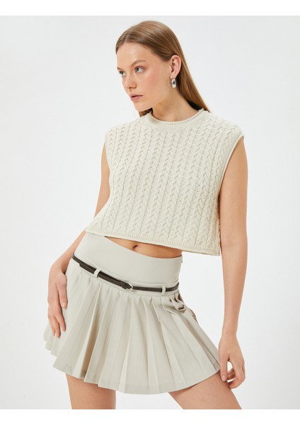 Kısa Örgü Süveter Desenli Yuvarlak Yaka