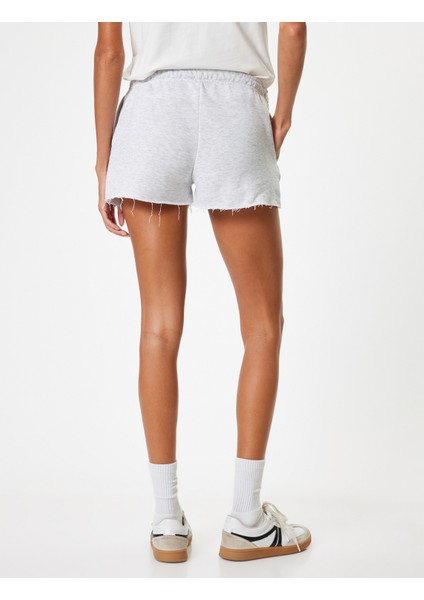 Mini Şort Beli Bağcıklı Slogan Işlemeli Kesik Paça Slim Fit Cep Detaylı