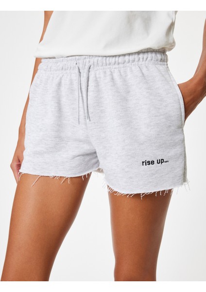 Mini Şort Beli Bağcıklı Slogan Işlemeli Kesik Paça Slim Fit Cep Detaylı