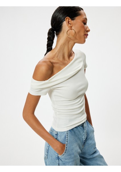 Kısa Kollu Tişört Omzu Açık Slim Fit