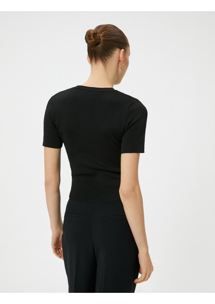 Crop Triko Kazak Kısa Kollu Bisiklet Yaka fırsatları