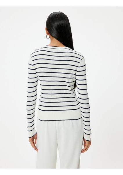 Triko Kazak Düğme Detaylı Uzun Kollu Yuvarlak Yaka fırsatları