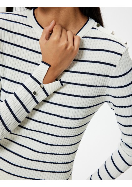 Triko Kazak Düğme Detaylı Uzun Kollu Yuvarlak Yaka indirimleri