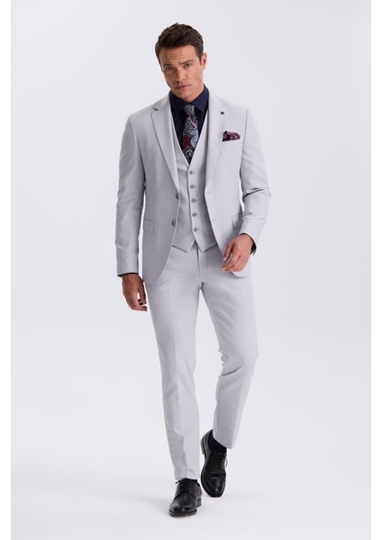 Gri Slim Fit Mono Yaka Çift Yırtmaçlı Yelekli Takım Elbise
