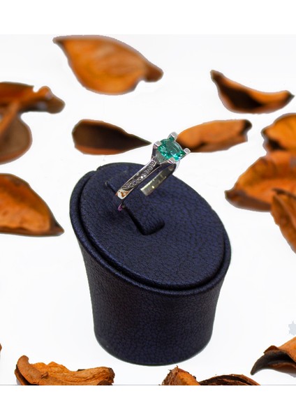 Yeşil Zirkon Taşlı 925 Ayar Gümüş Tektaş Yüzük modelleri