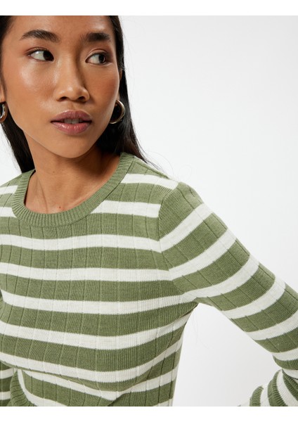 Triko Kazak Uzun Kollu Yuvarlak Yaka