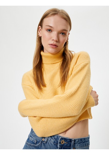 Crop Triko Kazak Balıkçı Yaka Uzun Kollu Akrilik Karışımlı