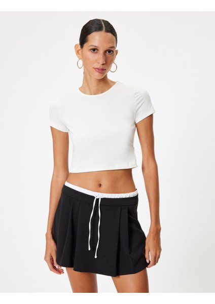 Crop Tişört Sırt Detaylı Bisiklet Yaka Kısa Kollu Slim Fit