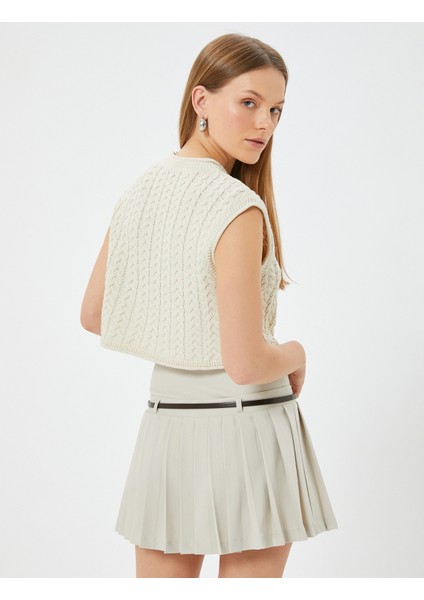 Kısa Örgü Süveter Desenli Yuvarlak Yaka fırsatları