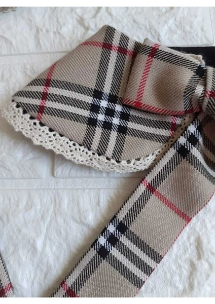 Eylülce Butik Kadın Vintage Dantelli Burberry Desen Ekose Yakalık