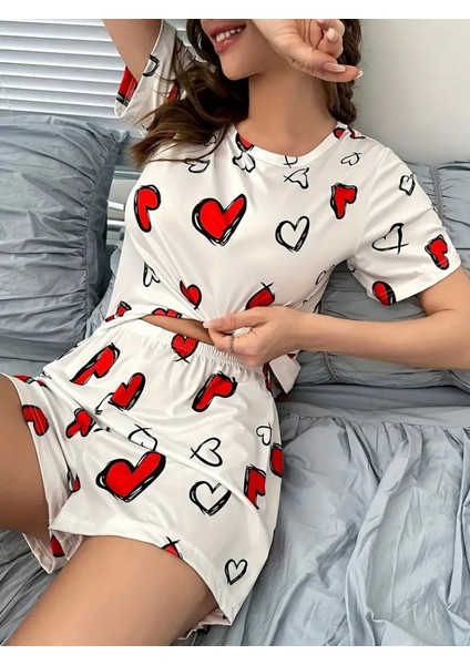 Kadın Kısa Kollu Bisiklet Yaka Kalp Baskılı Alt Üst Süprem Takım