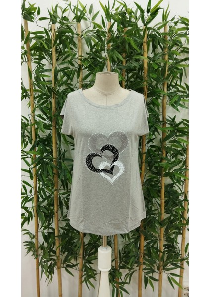 Kadın Kısa Kollu Kalp Baskılı Viskon T-Shirt fırsatları