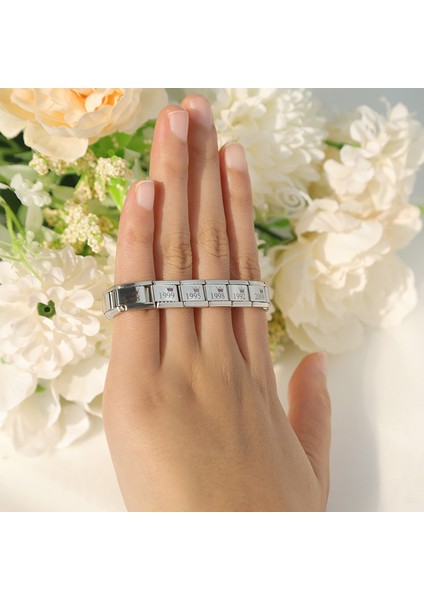 NO.2022 Boyutu Ha Moda Popüler En Orijinal Papatya Doğum Yılı Charm Bağlantılar Fit 9mm Bilezik Paslanmaz Çelik Takı Dıy Yapımı DJ428 (Yurt Dışından) fırsatları