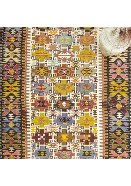 Rissa Geometrik Tasarımlı El Dokuma Kilim 152X220 cm