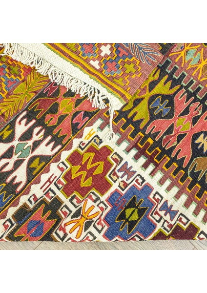 Rissa Geometrik Tasarımlı El Dokuma Kilim 152X220 cm