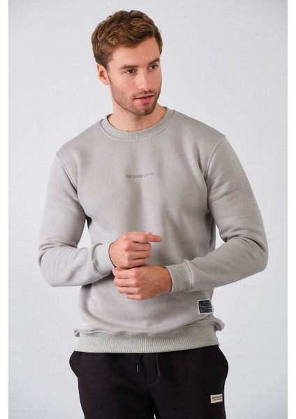 Erkek Nakışlı Slim Fit Bisiklet Yaka Sweatshirt 3 Iplilk Şardonlu Kumaş indirimleri