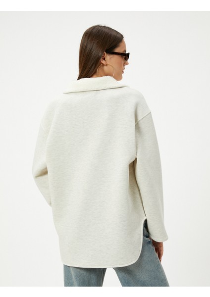 Yakası Peluş Detaylı Oversize Sweatshirt Dik Yaka Çıt Çıt Düğmeli