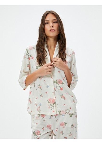 Çiçekli Düğmeli Pijama Üstü Yarım Kollu
