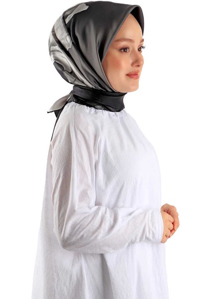 Siyah Süsen Desen Twill Ipek Eşarp fiyatları