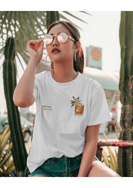 Old Fashioned Kokteyll Tasarım Relaxed Fit Kadın Önü Baskılı Tişört
