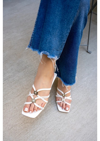 Cannes Beyaz Taş Aksesuar Detaylı 4cm Özel Topuklu Kadın Terlik