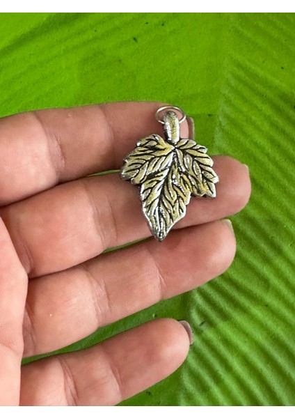 4x3 cm Gümüş Renk Yaprak Kolye Ucu