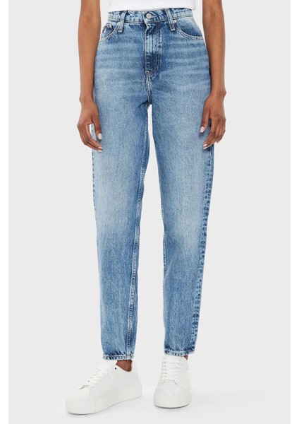 Calvin Klein kadın Pamuklu Yüksek Bel Mom Jeans fiyatları
