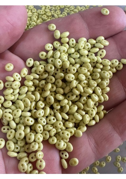 5 mm 25 gr Çift Delikli Boncuk Fıstık Yeşili