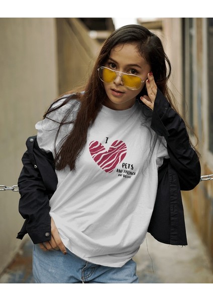 I Love Pets Tasarım Relaxed Fit Kadın Önü Baskılı Tişört fiyatları